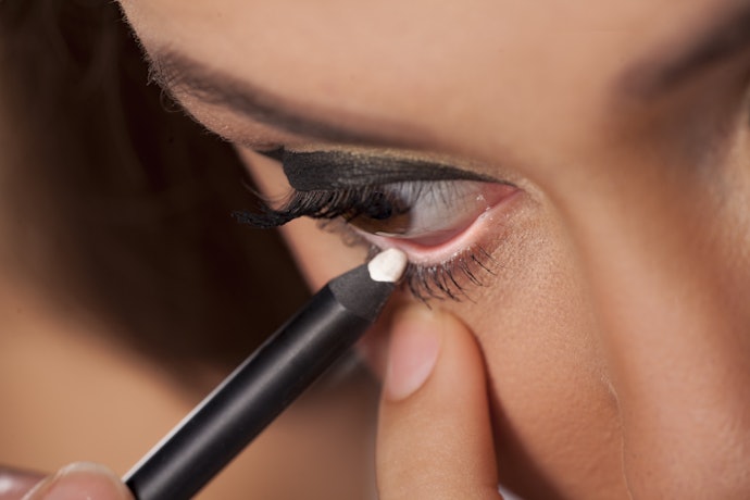Como Usar Lápis de Olho Branco? Aprenda 5 Formas Simples