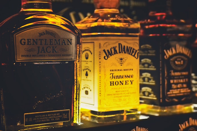 Whisky Americano: Opção com Sabores Amadeirados e Levemente Adocicados