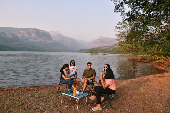 Considere Comprar um Kit de Mesa de Camping Dobrável com Bancos ou Cadeiras