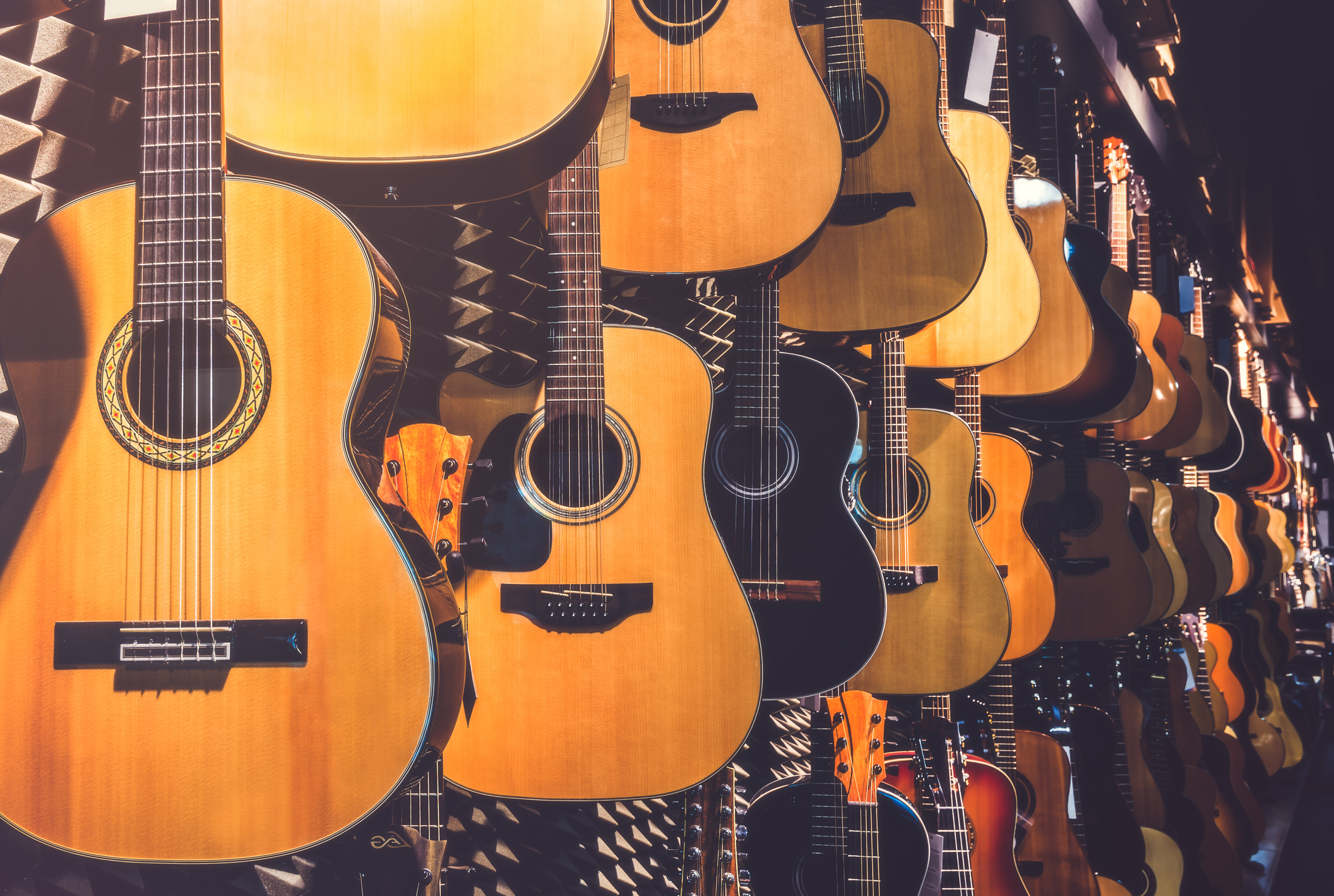 Avalie o Material das Partes do Violão Giannini e Sua Influência na Projeção Sonora