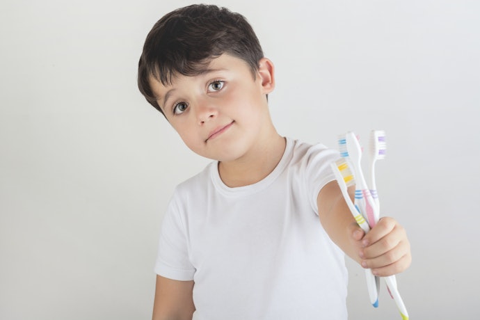 Kits com 2 Escovas de Dentes Infantis Oferecem Melhor Custo-Benefício