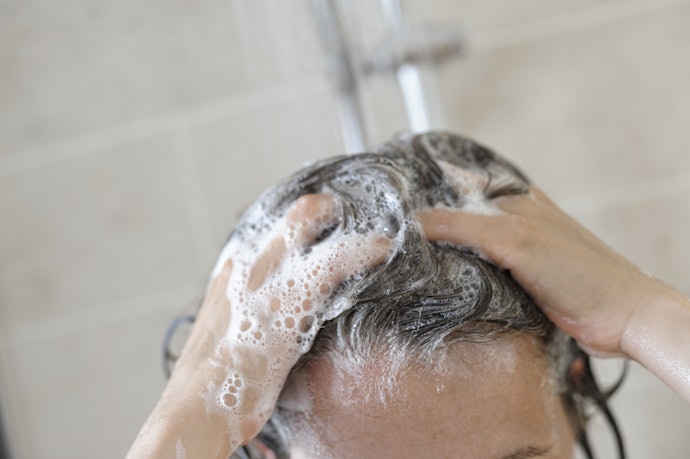 Para uma Limpeza Mais Profunda, Opte pelo Anfótero Betaínico na Composição do Shampoo