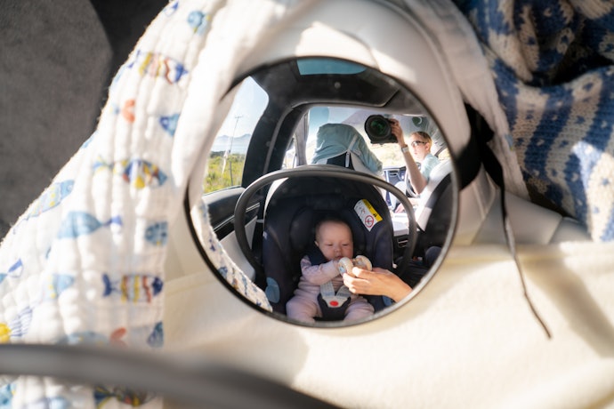 Pense nas Opções de Como e Onde Fixar o Espelho Retrovisor para Bebês