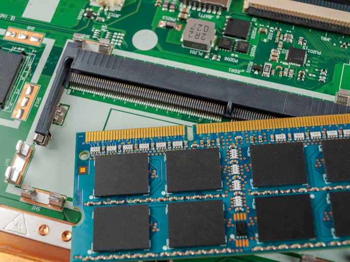 Por que a Memória RAM é Considerada Volátil?